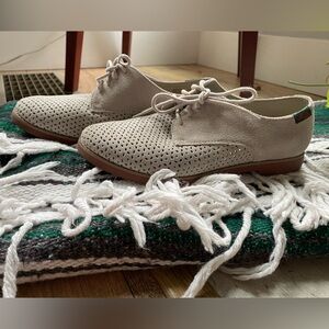 G.H.Bass & Co. Ellis Light Grey Perforated Suede Oxford Loafer size 8